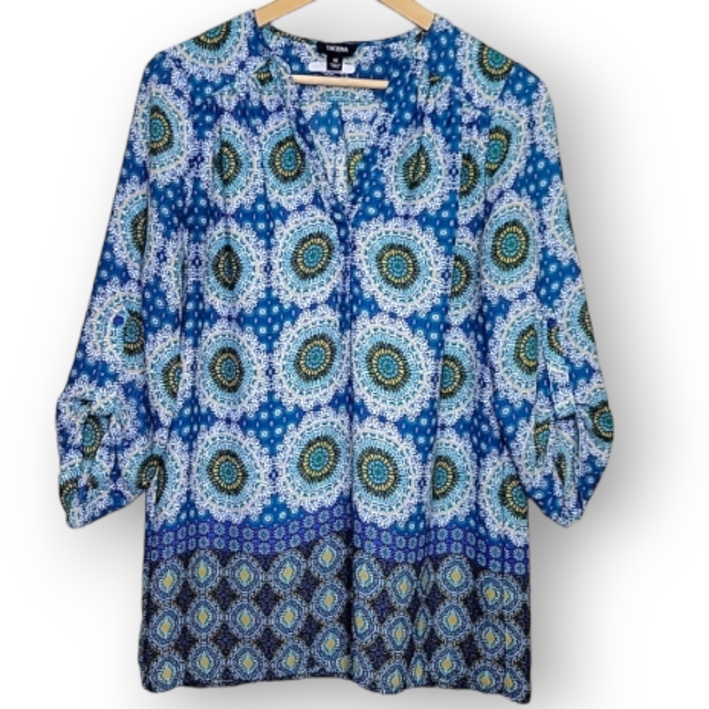Tacera Geometric Pattern V-neck, Size M